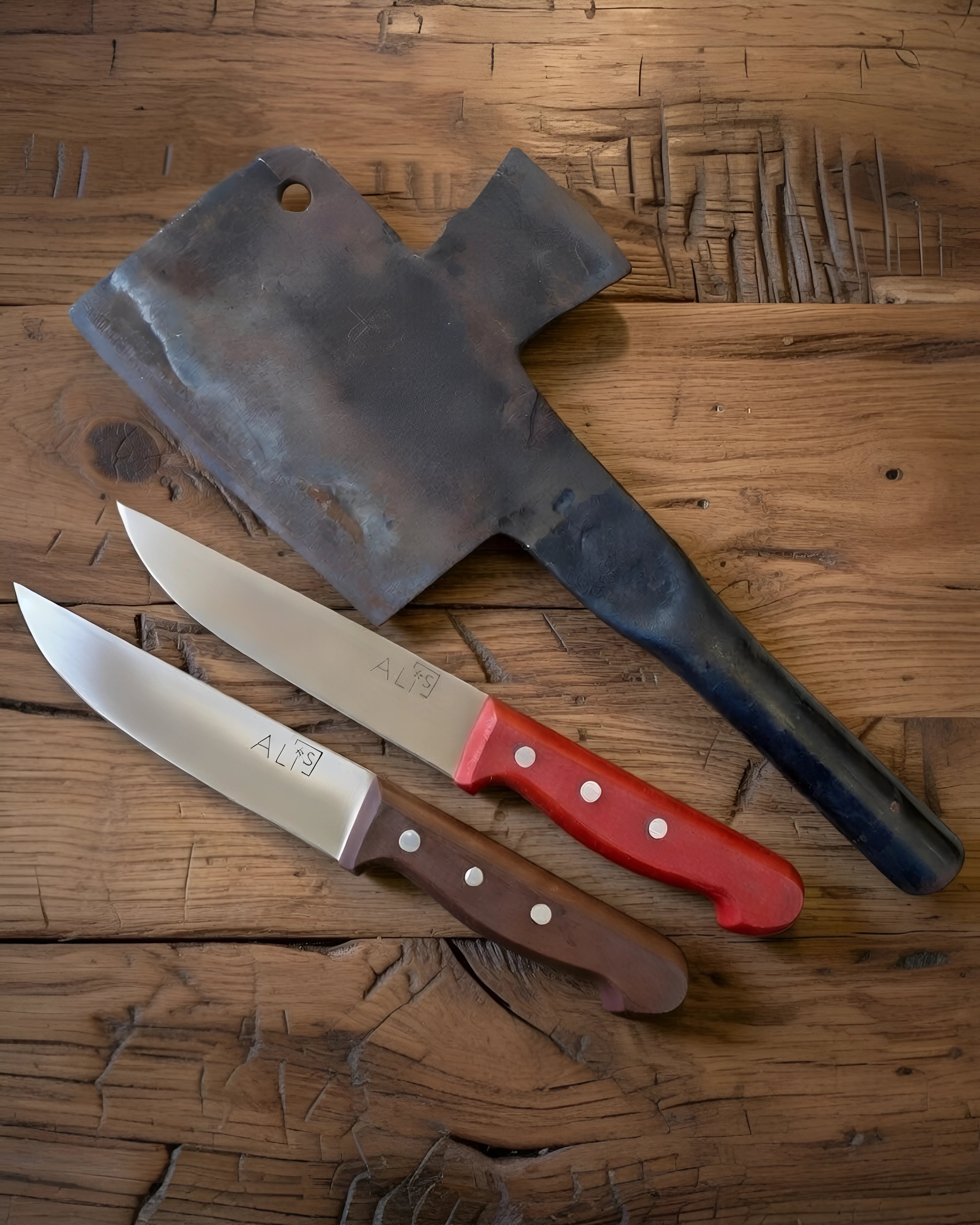 iki adet kesim bıçağı 1 adet satır bulunan 3 lü kurban seti